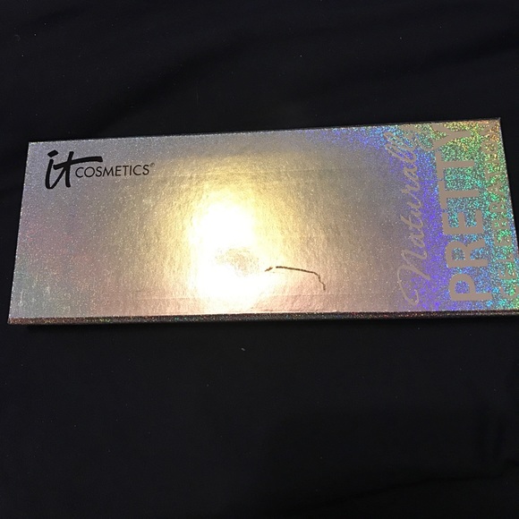 It Cosmetics naturally Pretty Celebration palette - Picture 2 of 3
